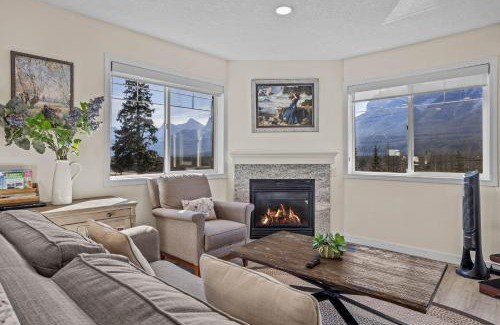 Harvie Heights Apartment | B212 Hot Tub, AC x3, parking, 2 min to Banff Gate