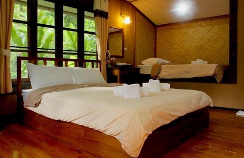 Chong Kham Hotel | Baan Phuthadol
