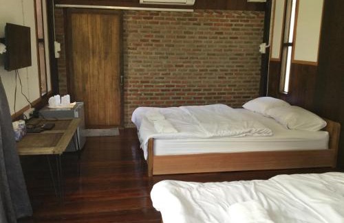 Chiang Khan House | Baan Suan La Moon