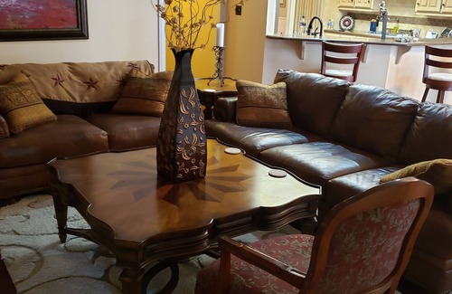 North Richland Hills House | Backyard haven, modern house in upscale subdivision