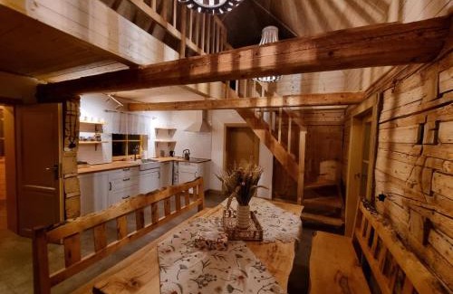Ujsoy House | Bacmańska Chata z pięknym widokiem przy szlaku jacuzzi Beskidy