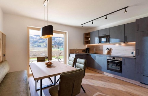 Stumm Apartment | Baderer Apart