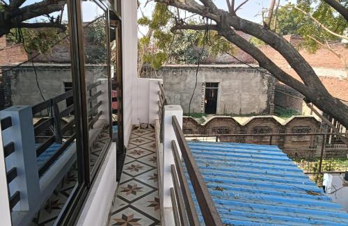 Jhusi House | Bageecha - Mahakumbh Ki Yaadon Ka