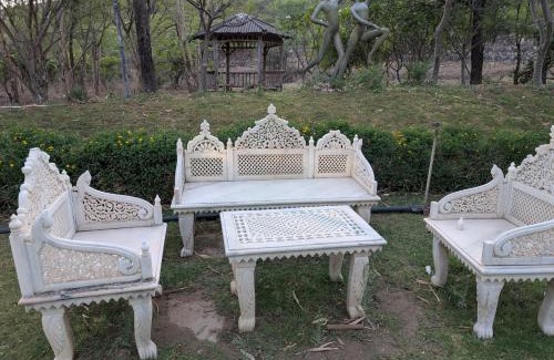 Kalwad Kalan and Khurd House | Bagh By Namah