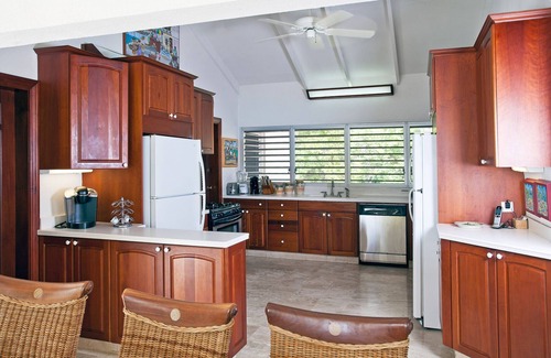 Plum Bay Villa | Baie Longue Beach House: Terres Basses