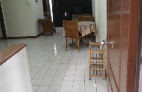 Taman Mewah Apartment | Bajet Holiday apartment