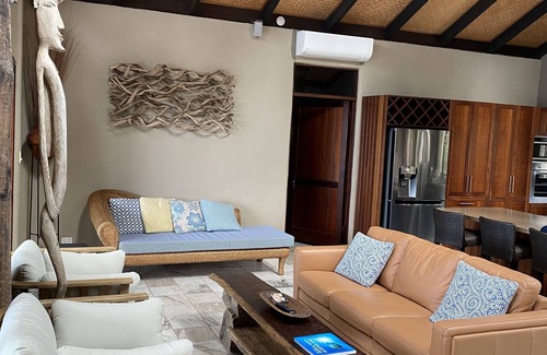 Newell House | Bala Beach House on ABSOLUTE Beachfront