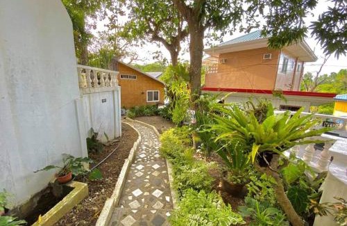 Manoc-Manoc Apartment | Balay sa bukid (1bedroom)
