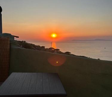 Monte Chiaro Apartment | Balcone sul Vesuvio