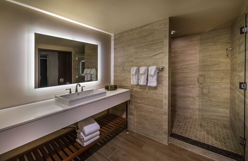 Stateline Hotel | Bally’s Lake Tahoe Casino Resort
