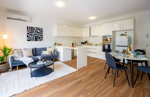 Norman Park Apartment | Balmoral Apartment - Airy & Light-filled City Edge Hideaway n10 min to BNE CBD