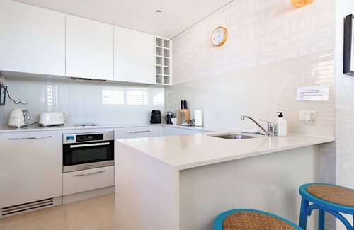 Mosman Apartment | Balmoral Beach Beauty - DIRECT BEACHFRONT romantic getaway