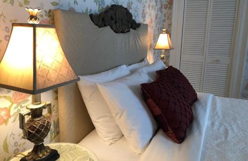 Downtown St. John's Bed & Breakfast | Balmoral House Bed & Breakfast