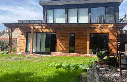 Essendon Villa | BALMORAL VILLA
