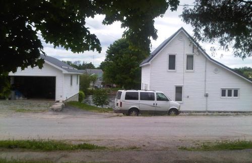 Coboconk House | BALSAM LAKE 4 BED ROOM COTTAGE