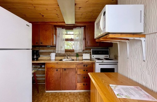 Rosedale Cottage | Balsam Lake Villa Cottages: 1-Bedroom Cottage #9