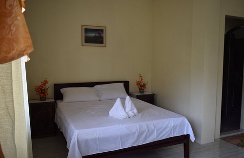 Inopacan House | Bamboo beach Conalum is an beach resort with European/Asian restaurant.