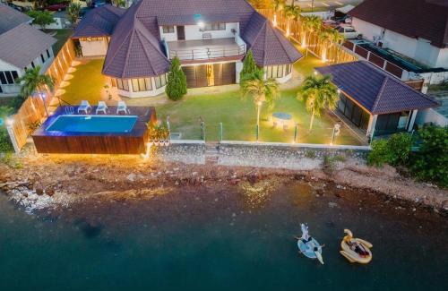 Taman Tanjung Villa | Bamboo Rimbun-Tranquil Seaside Villa, Port Dickson