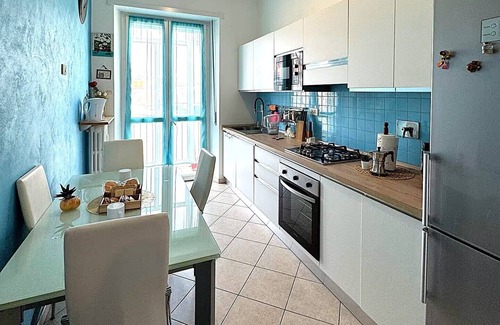 Santa Rita Apartment | Bamby House bright apartment, family-friendly, central and well served.