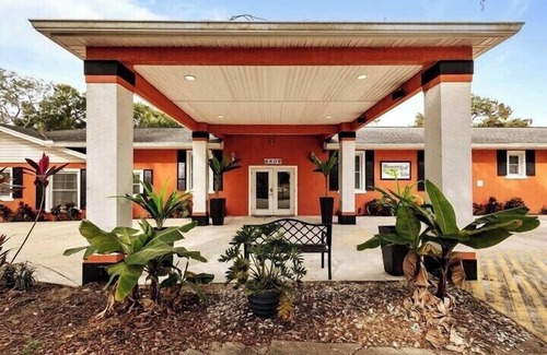 Orlovista Villa | Banana Leaf Villa- Book your gathering today!