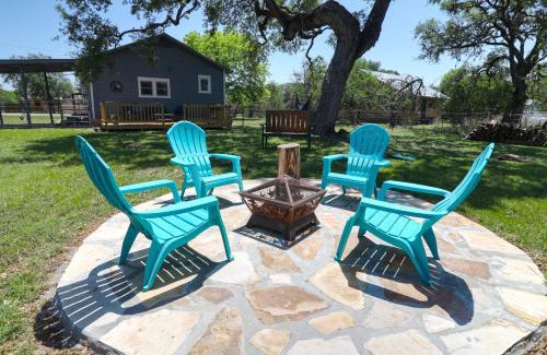 Bandera House | Bandera Bungalow - River, Downtown, Peaceful fenced corner lot! King bed!