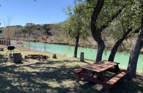 Bandera House | Bandera Stronghold - Red Cloud Cabin