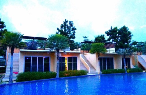 Bang Sao Thong Hotel | BANGKOK.GRAND.RESORT