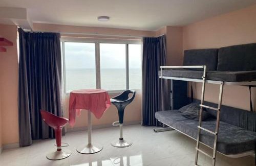 Ban Bang Saen Apartment | Bangsaen Royal Beach room 703