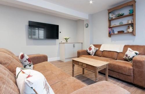 Dartmouth House | Bank Apartment 1