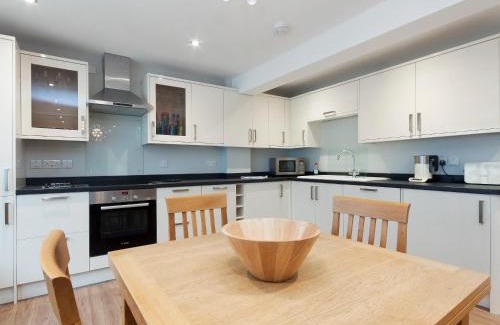 Dartmouth House | Bank Apartment 1