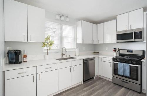 Bankers Hill Apartment | Bankers Hill Chic Roomy Home Near Airport