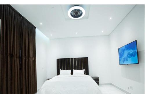 Prampram House | Banner Vacation Home & Swimming Pool