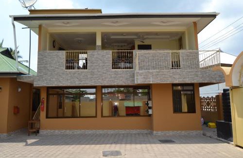 Bagamoyo Cabin | Barcelona Lodge