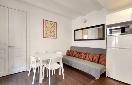 Barceloneta House | Barceloneta apartment with balcony