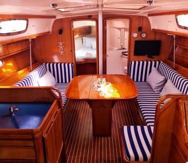 Vigo Boat Rental | BARCO PURAVIDA