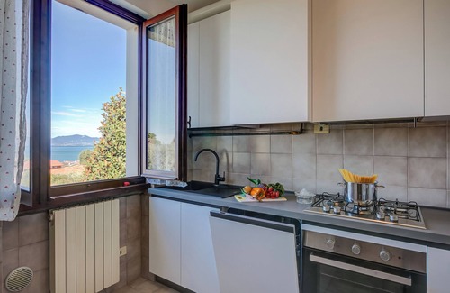 Cisano Villa | Bardolino Garden Pool & Tennis