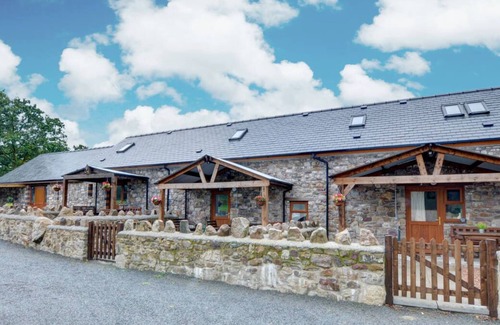 Margam House | Barn 3 - Chicken in Ystradgynlais