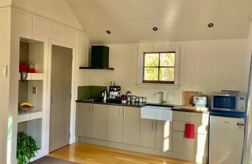 Dalefield Apartment | Barn Apartment - Self Cater - 5 min drive to Coronet Peak Ski field