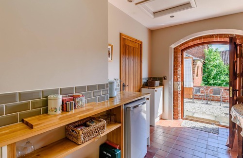 Sturton By Stow Cottage | BARN END, family friendly, character holiday cottage in Saxilby