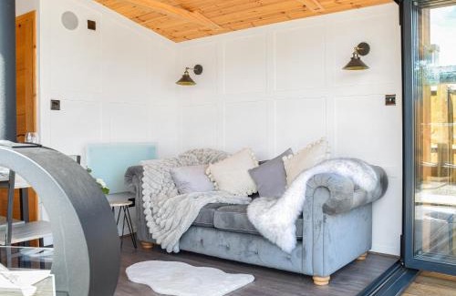 Skelmersdale House | Barn Owl Lodge - Uk49903