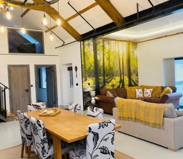 Carmarthen House | Barnaby’s Barn