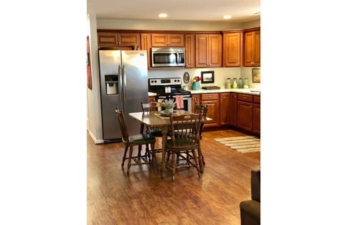 Keene House | Barndominium on the Bourbon Trail - Hot Tub and Horses! Dog and Horse friendly!