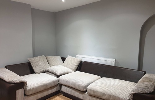 High Barnet Apartment | Barnet Luxury Apartment can sleep 4 people just few mins away from Station