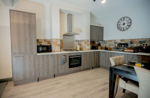 Wirral Cottage | Barnston House - Private , Parking , Dogs welcome