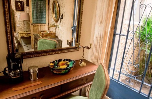 Barrio de Santiago House | Barroco Room, Lotto House