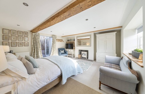 Holworth Bed & Breakfast | Barton Cottage Bed and Breakfast