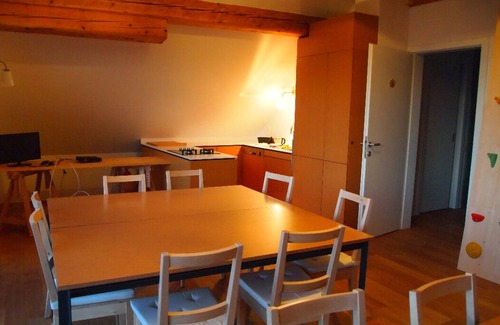 Krize House | Base Camp: Cozy retreat in a mountain village