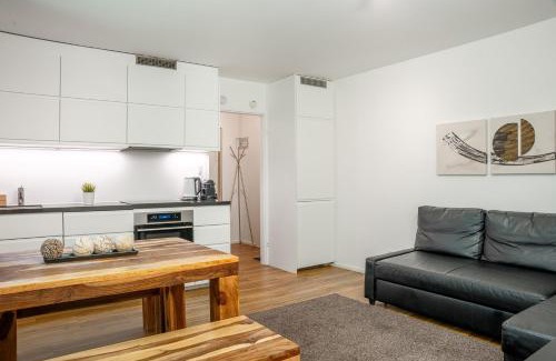 Bruderholz Apartment | BASELiving Apartment - St Jakob, near ESC - Bahnhof SBB