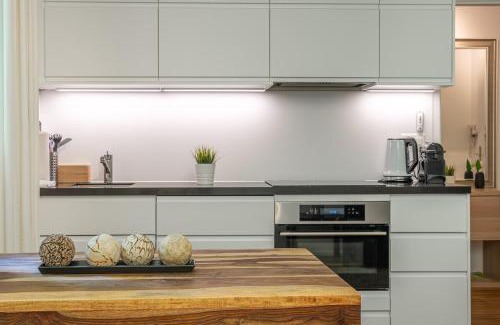 Bruderholz Apartment | BASELiving Apartment - St Jakob, near ESC - Bahnhof SBB