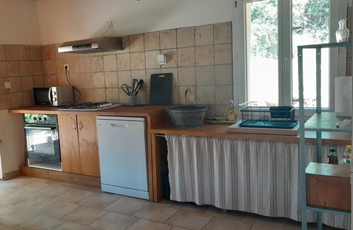 Besse-sur-Issole House | Bastidon between hill and vineyard